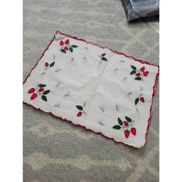 Vtg NEW "Strawberry" Embroidered Madeira Linen Set, 1 Table Runner, 8x Napkins a - Picture 12 of 12